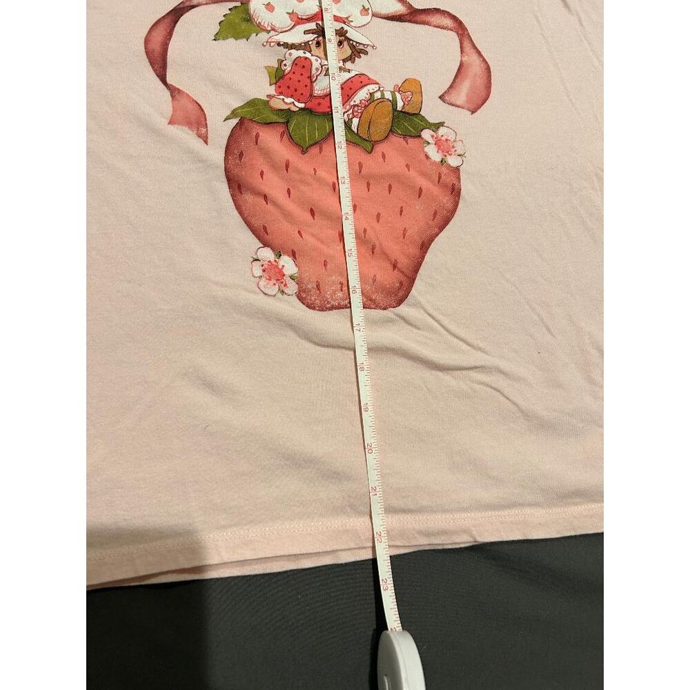 Strawberry Shortcake Women’s XL T-Shirt – Adorable Pink Graphic Tee - Picture 4 of 4